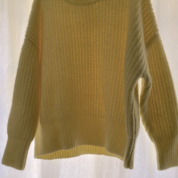 Yellow Zara sweater - Picture 2 of 3
